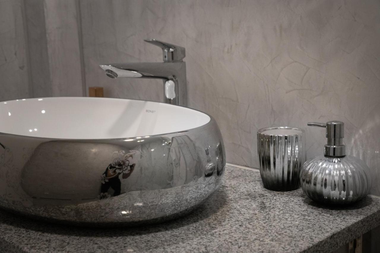 Crystal Apartment *